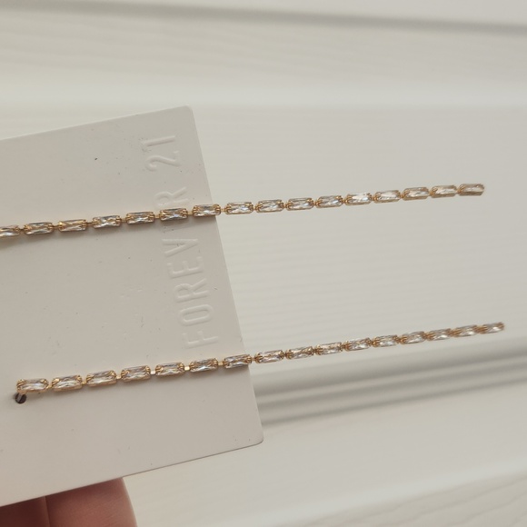 Forever 21 Gold Chain Dangle Earrings - Picture 1 of 2